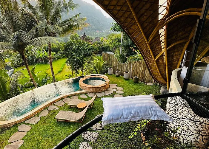 Astha Bamboo House * سيديمين